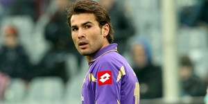 FLORENCE, ITALY - DECEMBER 05:  Adrian Mutu of ACF Fiorentina in action during the Serie A match between Fiorentina and Cagliari at Stadio Artemio Franchi on December 5, 2010 in Florence, Italy.  (Photo by Gabriele Maltinti/Getty Images) *** Local Caption *** Adrian Mutu