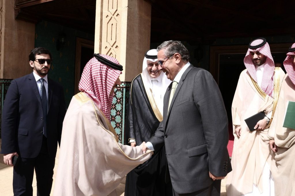 أخنوش يستقبل وزير خارجية السعودية