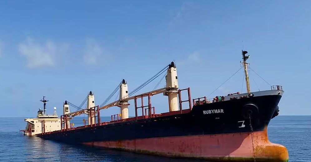 غرينبيس الشرق الأوسط وشمال إفريقيا تعلّق ردا على غرق سفينة روبيمار: يجب اتخاذ إجراءات عاجلة لتجنب وقوع كارثة بيئية في البحر الأحمر