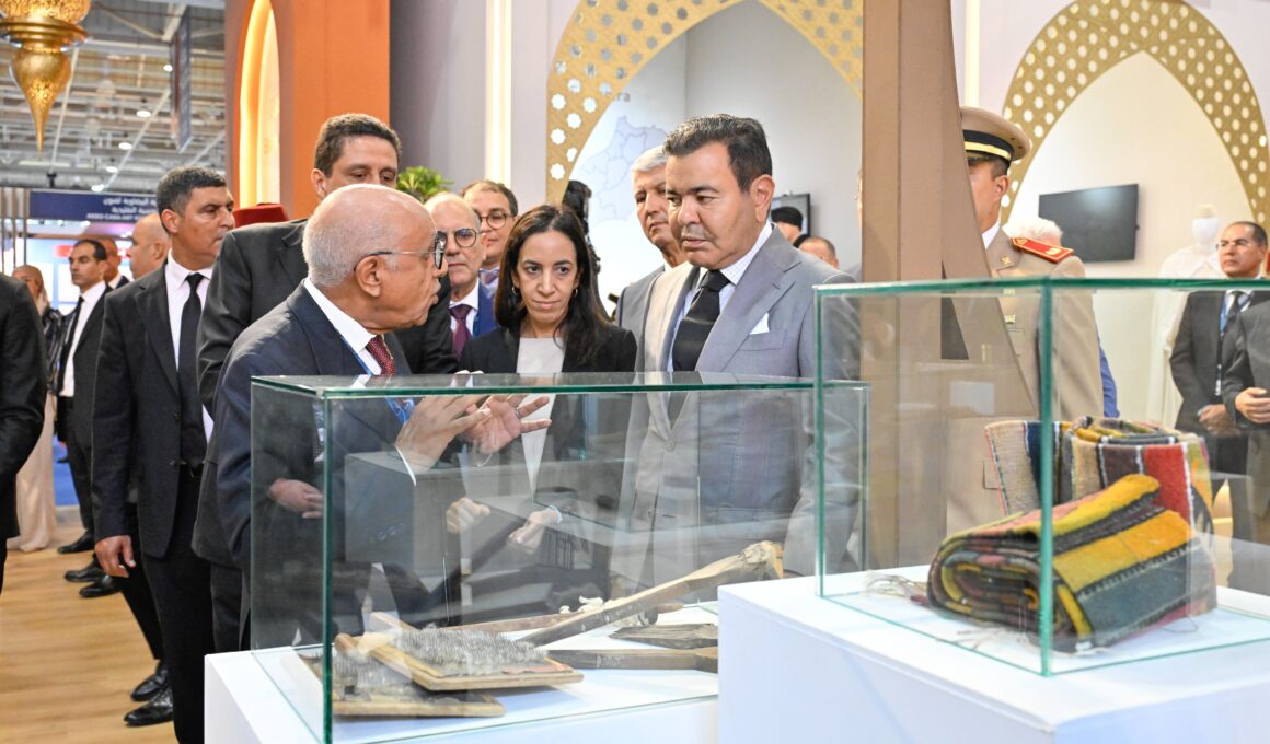 Son Altesse Royale le Prince Moulay Rachid préside, au Parc d’Expositions Mohammed VI, la cérémonie d’ouverture de la quinzième édition du Salon du cheval d’El Jadida, qui se poursuivra jusqu’au 06 octobre sous le thème "L’élevage équin au Maroc : Innovation et défi". 30092024-El Jadida